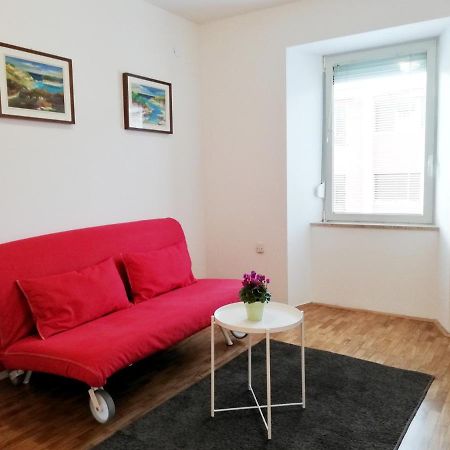 City Center Apartment Umag Buitenkant foto