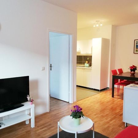 City Center Apartment Umag Buitenkant foto