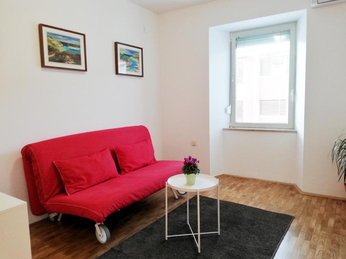 City Center Apartment Umag Buitenkant foto