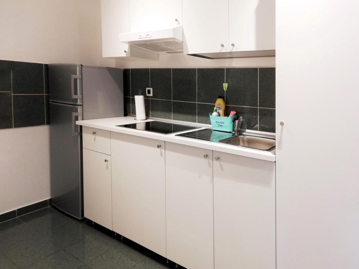 City Center Apartment Umag Buitenkant foto