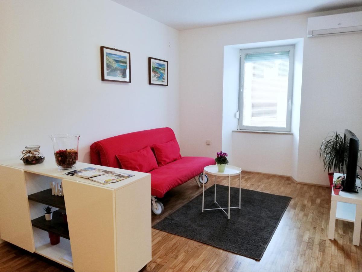City Center Apartment Umag Buitenkant foto