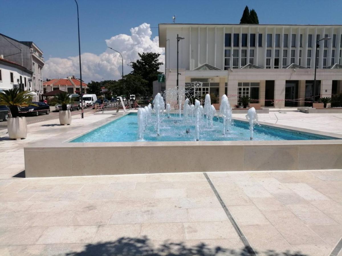 City Center Apartment Umag Buitenkant foto