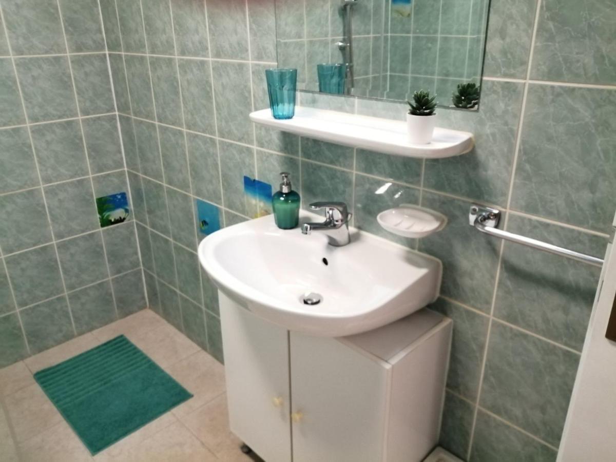 City Center Apartment Umag Buitenkant foto